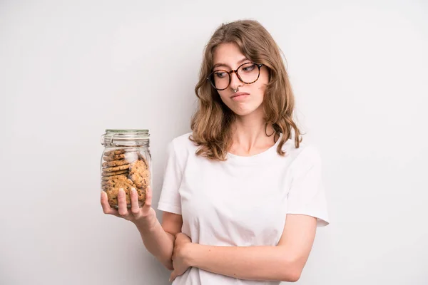 Teenager Girl Home Made Cookies Concept — Stockfoto