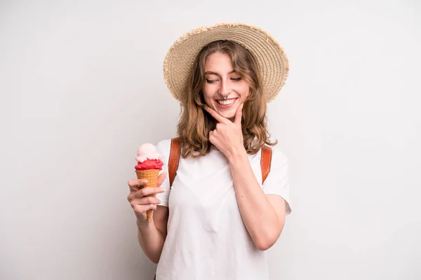 Teenager Girl Ice Cream Summer Concept — Stockfoto