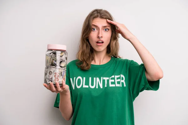 Teenager Girl Volunteer Donation Concept — 图库照片