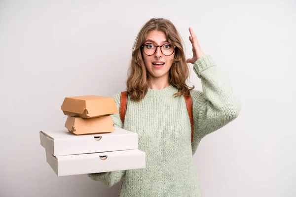 Teenager Girl Delivery Take Away Fast Food Concept — Stockfoto