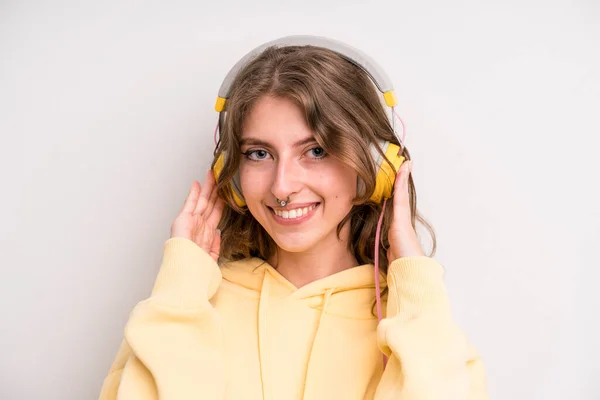 Teenager Girl Music Headphones Concept – stockfoto