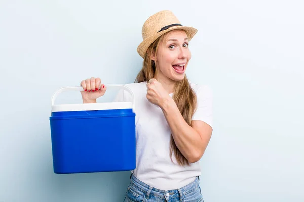 Pretty Blonde Young Adult Woman Portable Fridge Summer Picnic — Stock Photo, Image