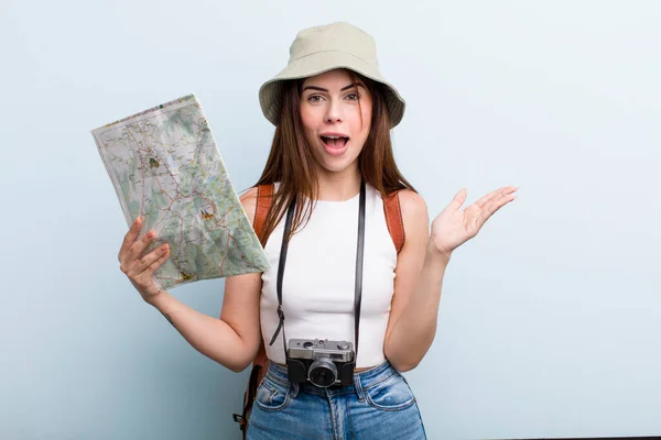 Young Adult Pretty Woman Enjoying Her Holidays Tourist Concept — Photo