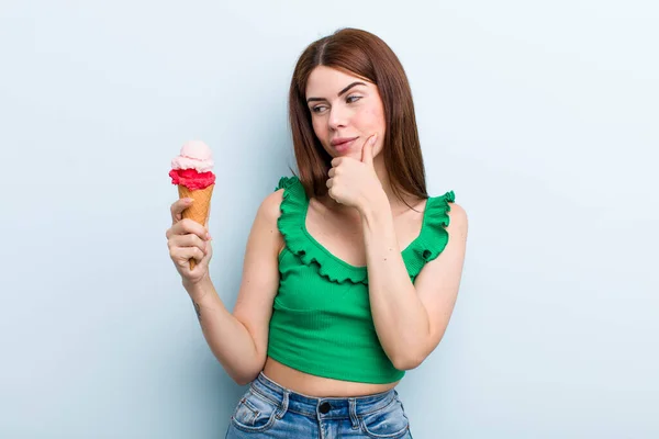 Young Adult Pretty Woman Summer Ice Cream Concept — Stock fotografie