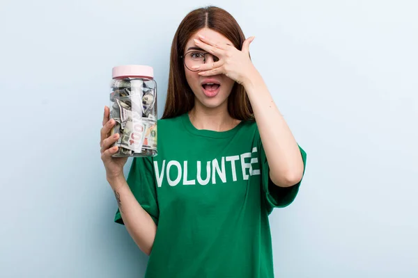 Young Adult Pretty Woman Volunteer Donation Concept — Foto de Stock