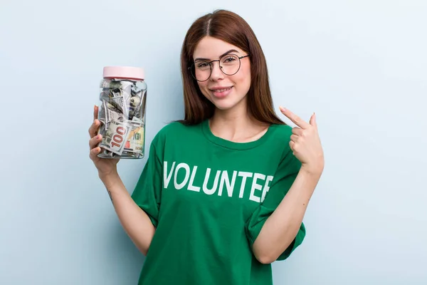 Young Adult Pretty Woman Volunteer Donation Concept — Stockfoto