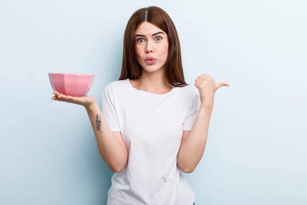 Young Adult Pretty Woman Holding Empty Bowl — Stok fotoğraf