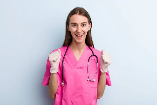 Young Adult Pretty Woman Veterinarian Concept — Stockfoto