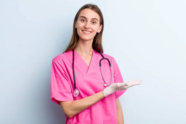 Young Adult Pretty Woman Veterinarian Concept — Stockfoto