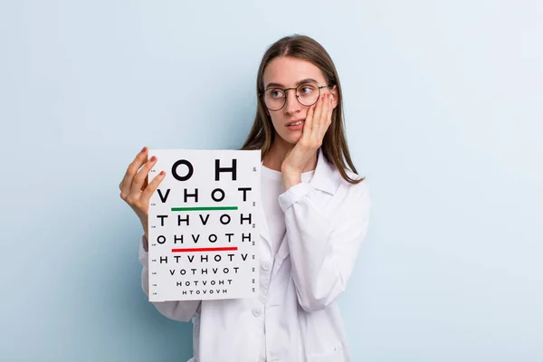 Giovane Donna Carina Adulta Visione Ottica Concetto Prova — Foto Stock