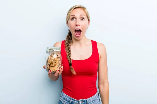 Young Adult Blonde Woman Home Made Cookies Bottle — Stock fotografie