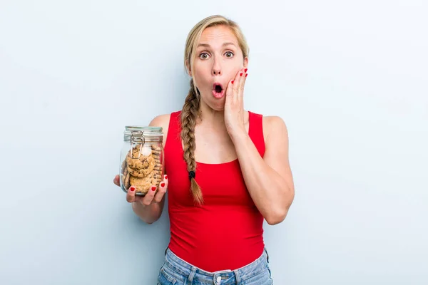 Young Adult Blonde Woman Home Made Cookies Bottle — Stock fotografie