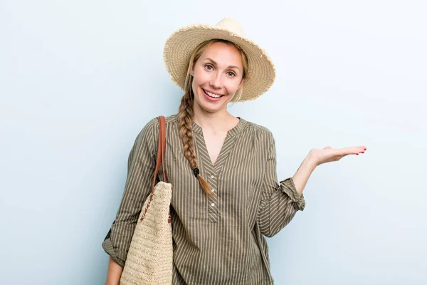 Giovane Donna Bionda Adulta Vacanze Concetto Estivo — Foto Stock