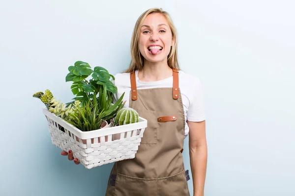 Young Adult Blonde Woman Gardering Plants — Fotografia de Stock