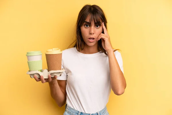 Looking Surprised Realizing New Thought Idea Concept Take Away Coffees — Stockfoto