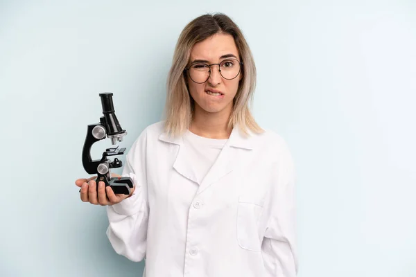 Blonde Woman Looking Puzzled Confused Scientist Student Concept — Stockfoto