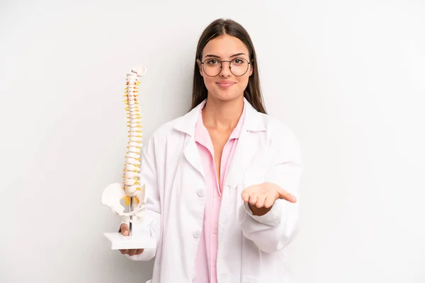 Pretty Woman Smiling Happily Friendly Offering Showing Concept Spine Specialist — Stockfoto