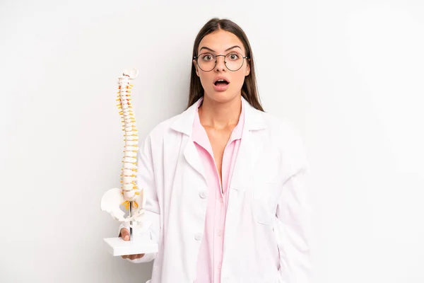 Pretty Woman Looking Very Shocked Surprised Spine Specialist Concept — Stock Fotó