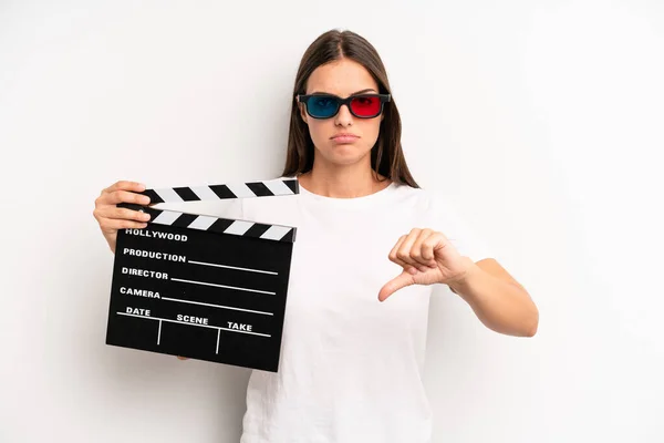 Pretty Woman Feeling Cross Showing Thumbs Movie Film Concept — Stockfoto