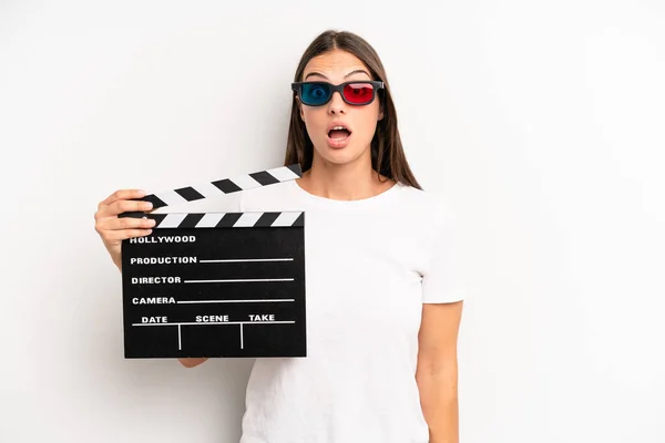 Pretty Woman Looking Very Shocked Surprised Movie Film Concept — Stockfoto