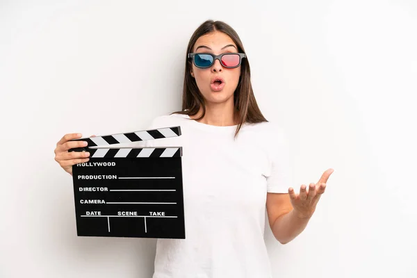 Pretty Woman Feeling Extremely Shocked Surprised Movie Film Concept — Stockfoto