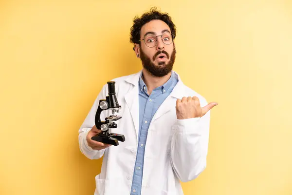 Young Man Looking Astonished Disbelief Scient Student — Stock Photo, Image