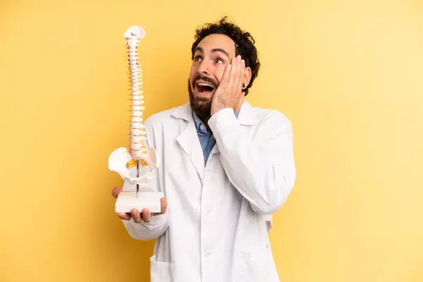 Sentirse Feliz Emocionado Sorprendido Concepto Especialista Columna Vertebral —  Fotos de Stock