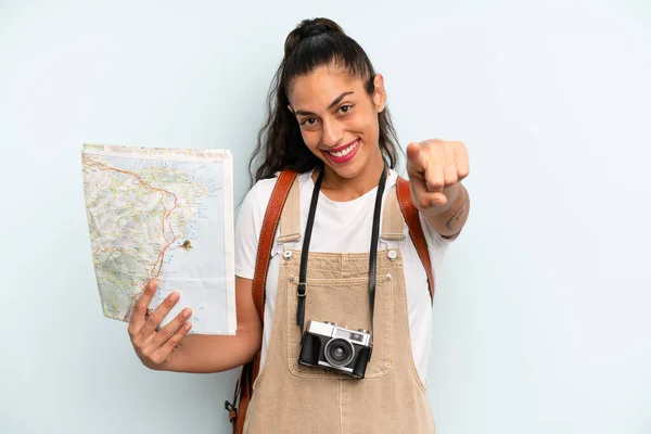 Hispanic Woman Pointing Camera Choosing You Tourist Map — Fotografia de Stock