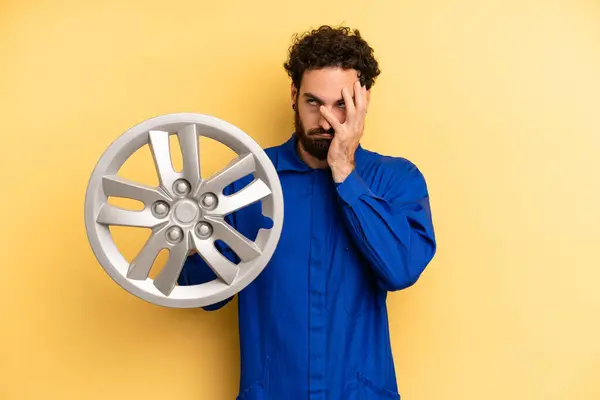 Young Man Feeling Bored Frustrated Sleepy Tiresome Car Mechanic Concept — Stock Photo, Image