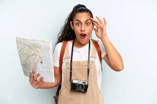 Hispanic Woman Looking Happy Astonished Surprised Tourist Map — 图库照片
