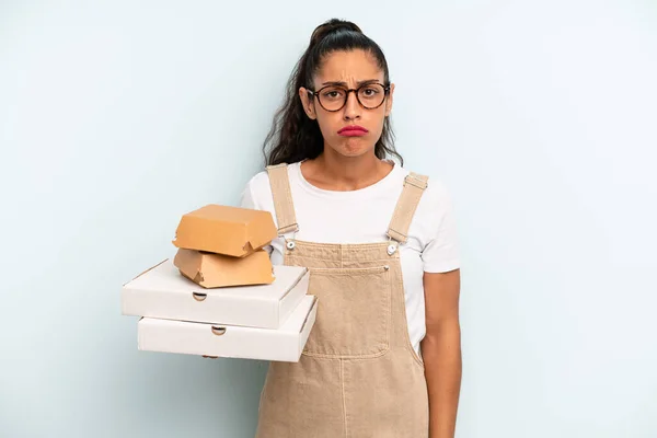 Latynoska Kobieta Smutna Jęcząca Nieszczęśliwym Spojrzeniem Płaczem Fast Food Zabrać — Zdjęcie stockowe