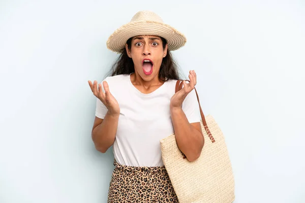 Hispanic Woman Looking Desperate Frustrated Stressed Summer Concept — Stockfoto