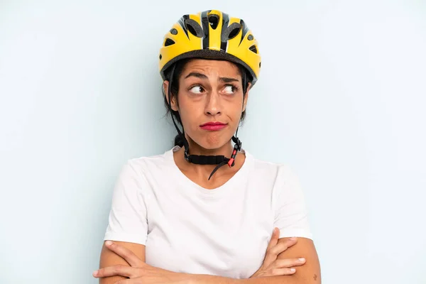 Іспаномовна Жінка Плескає Відчуває Себе Збентеженою Невпевненою Концепція Велоспорту — стокове фото
