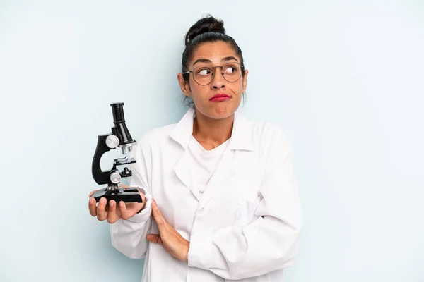 Hispanic Woman Shrugging Feeling Confused Uncertain Scients Student — Stock Fotó