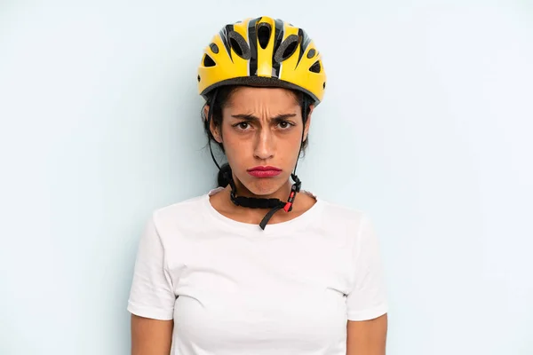 Іспаномовна Жінка Відчуває Сум Слабкість Нещасливим Виглядом Плачем Концепція Велоспорту — стокове фото