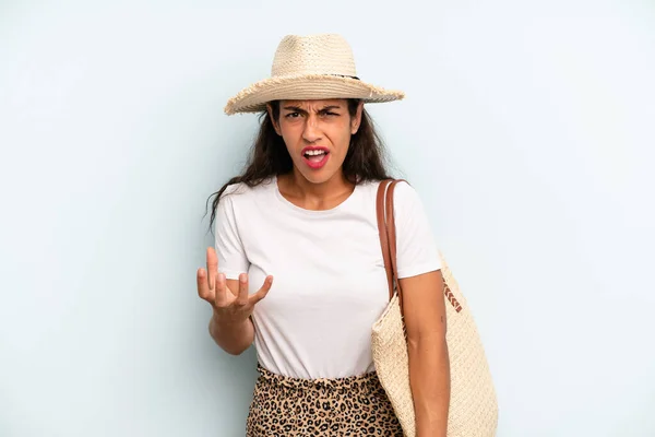 Hispanic Woman Looking Angry Annoyed Frustrated Summer Concept — Fotografia de Stock