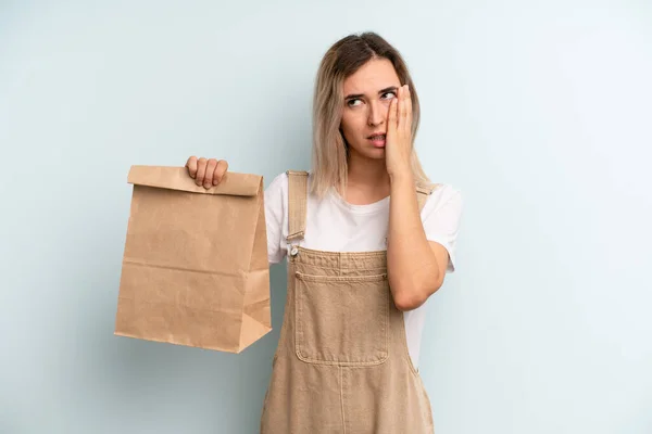 Blonde Woman Feeling Bored Frustrated Sleepy Tiresome Take Away Delivery — Stockfoto