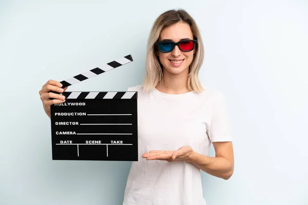 Blonde Woman Smiling Cheerfully Feeling Happy Showing Concept Film Movie — Foto Stock