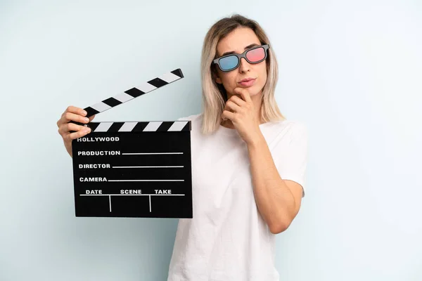 Blonde Woman Thinking Feeling Doubtful Confused Film Movie Concept — Stockfoto