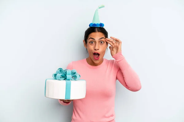 Hispanic Woman Looking Happy Astonished Surprised Birthday Cake Concept — Stockfoto