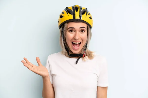 Blonde Woman Feeling Happy Surprised Realizing Solution Idea Bike Sport — 스톡 사진