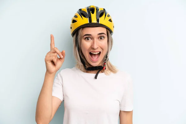 Blonde Woman Feeling Happy Excited Genius Realizing Idea Bike Sport — Foto Stock