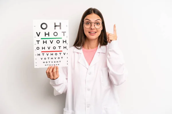 Mooie Vrouw Voelt Zich Als Een Gelukkig Opgewonden Genie Het — Stockfoto