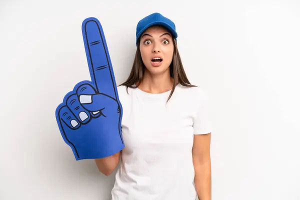 Mujer Bonita Mirando Muy Sorprendido Sorprendido Concepto Ventilador Número Uno — Foto de Stock