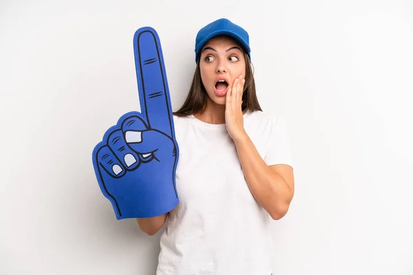 Bonita Mujer Sintiéndose Feliz Emocionada Sorprendida Concepto Ventilador Número Uno — Foto de Stock