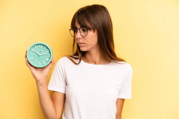 Hispanic Woman Profile View Thinking Imagining Daydreaming Alarm Clock Concept — ストック写真