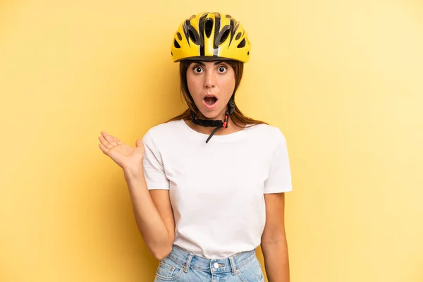 Pretty Woman Looking Surprised Shocked Jaw Dropped Holding Object Bike — Foto de Stock