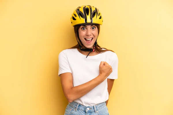 Pretty Woman Feeling Happy Facing Challenge Celebrating Bike Sport Concept — Stockfoto