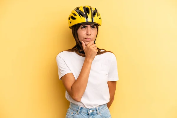 Pretty Woman Thinking Feeling Doubtful Confused Bike Sport Concept — Stockfoto