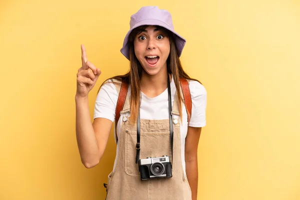 Pretty Woman Feeling Happy Excited Genius Realizing Idea Tourist Photographer — Zdjęcie stockowe
